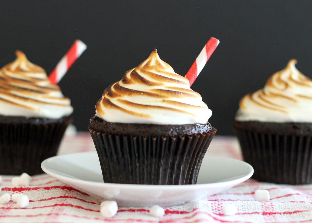 Best Christmas Cupcakes Recipe 2017: Hot Chocolate Cupcakes