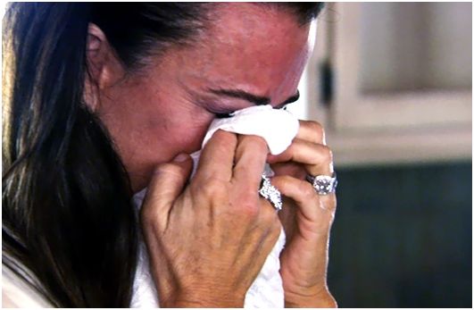rhobh-kyle-crying-man-hands